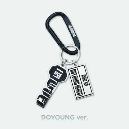 CARABINER KEYCHAIN SET - DOYOUNG